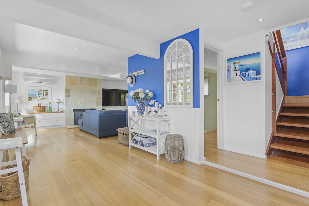 Photo of Livingroom in Safety Beach