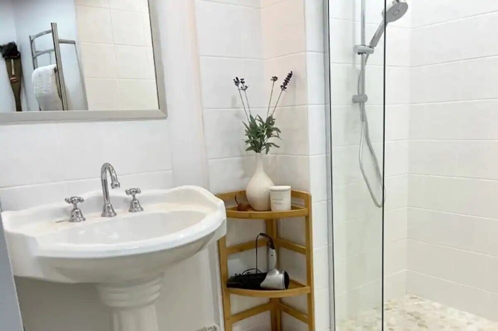 Photo of Bathroom in Pearl Beach