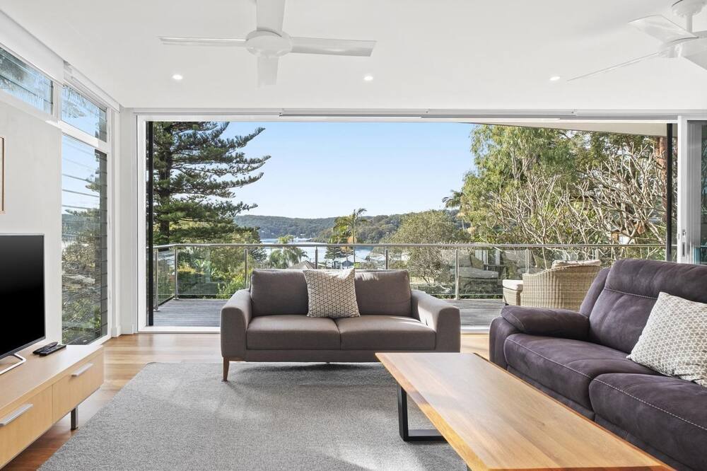 Photo of Livingroom in Pretty Beach Central Coast