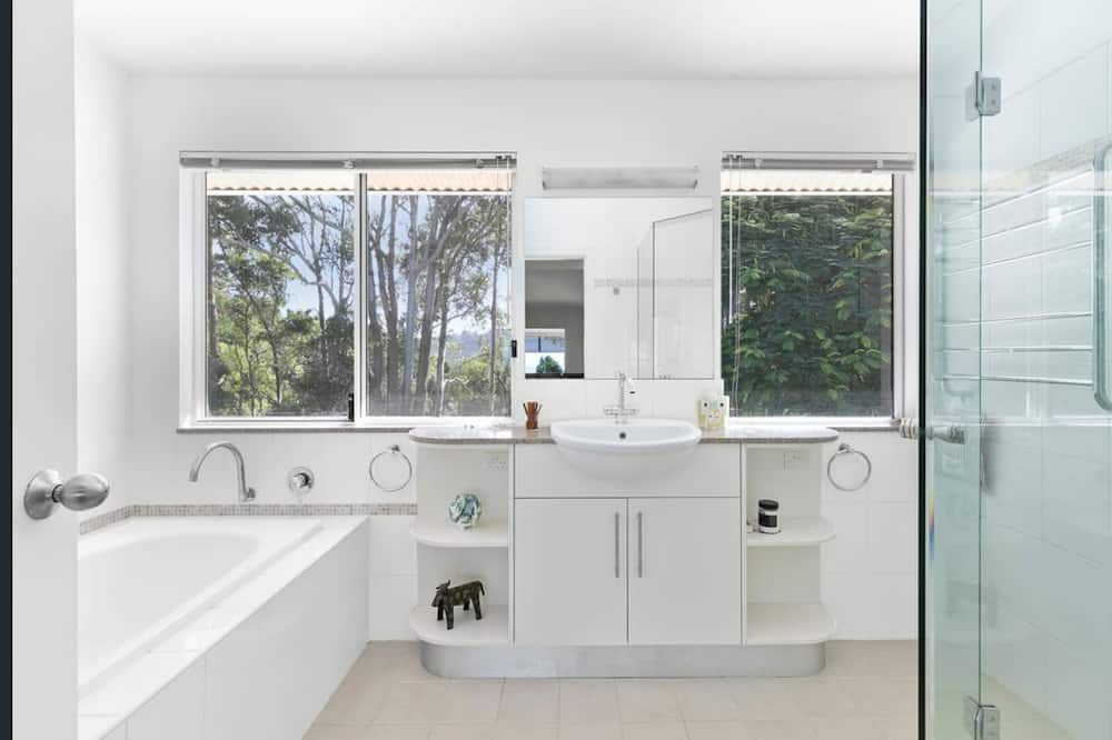 Photo of Bathroom in Coorabell
