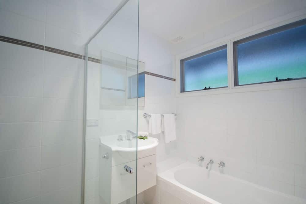 Photo of Bathroom in Avoca Beach