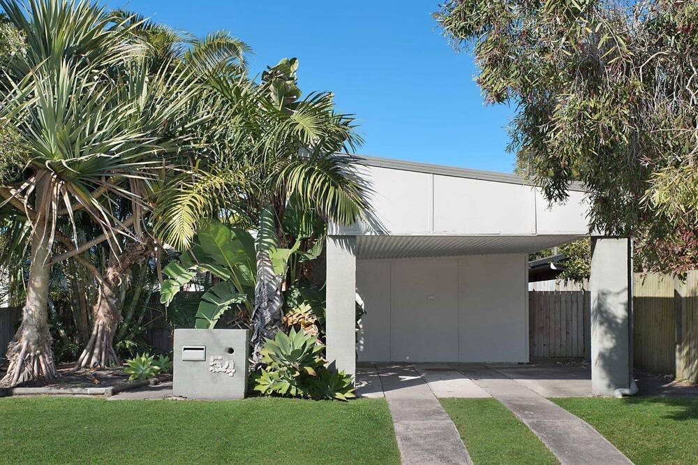 Photo of Outdoor in Moffat Beach