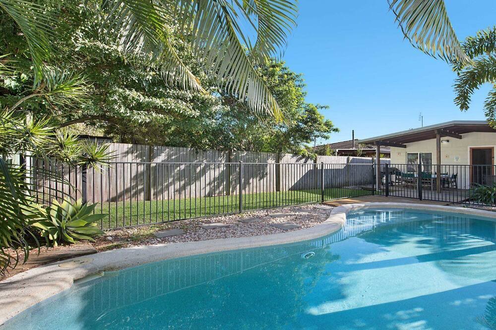 Photo of Outdoor in Moffat Beach