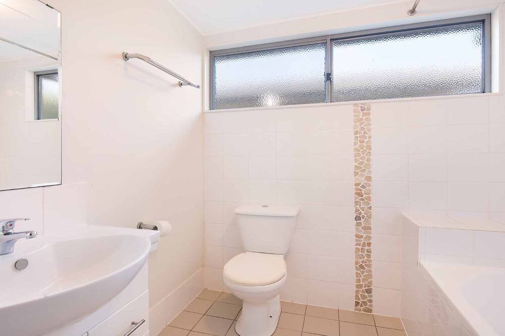Photo of Bathroom in Moffat Beach