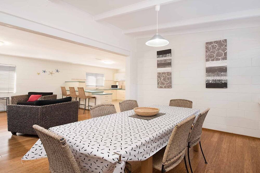 Photo of Kitchen in Moffat Beach