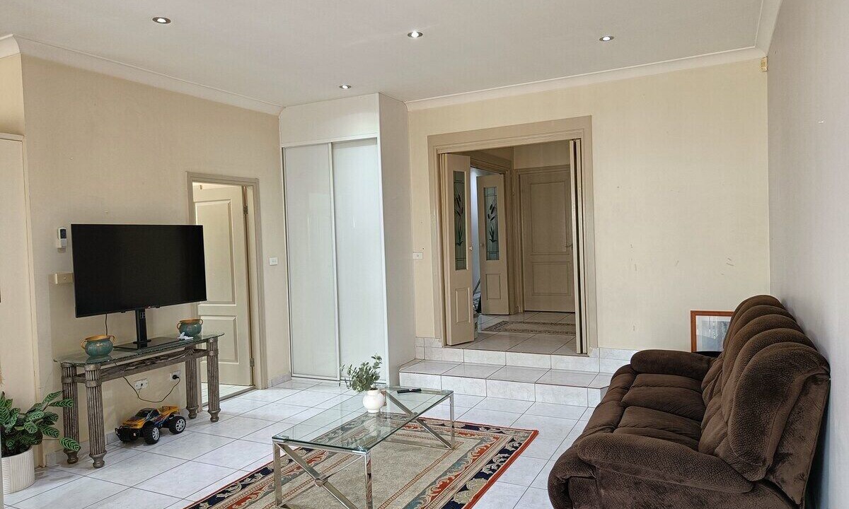 Photo of Livingroom in Guildford