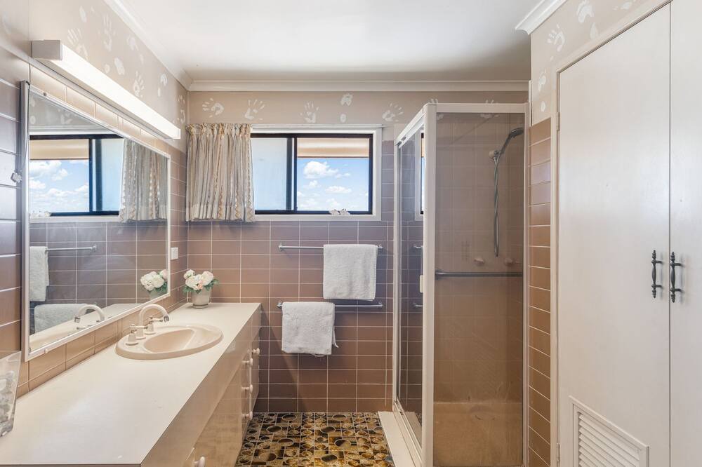 Photo of Bathroom in Buddina