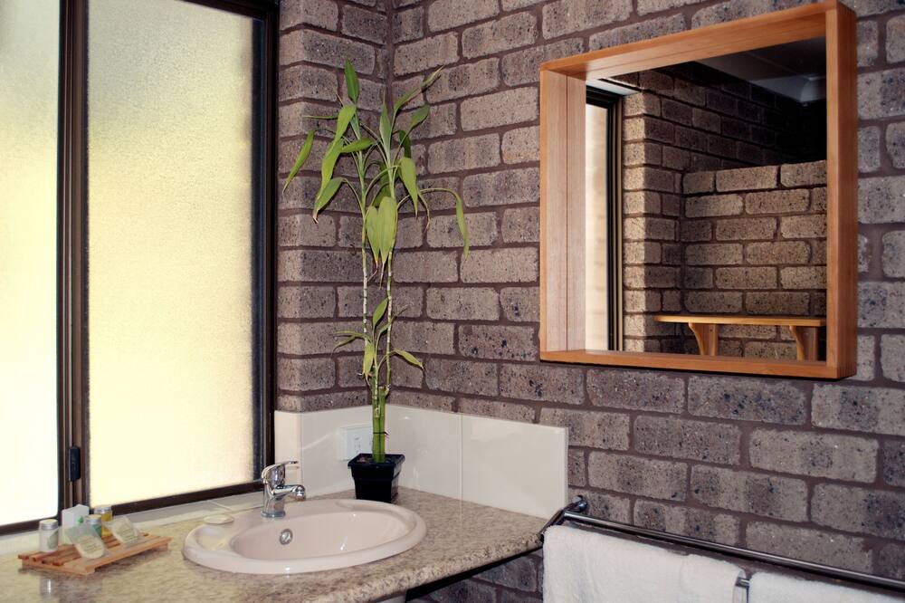 Photo of Bathroom in Cowaramup