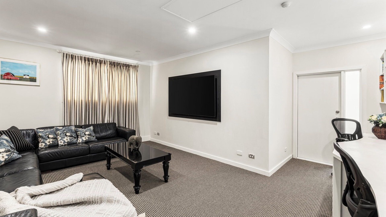 Photo of Livingroom in Surfers Paradise