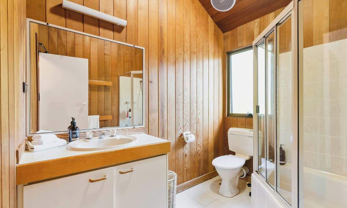 Photo of Bathroom in Eagle Bay