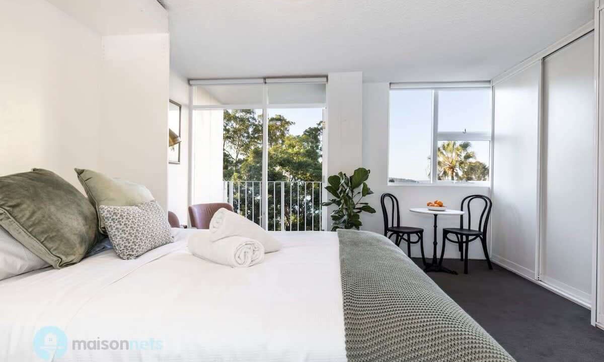 Photo of Others in Elizabeth Bay