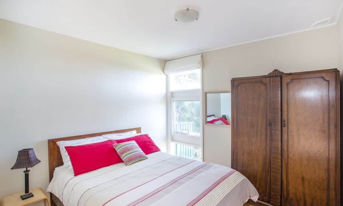 Photo of Bedroom in Dolphin Point