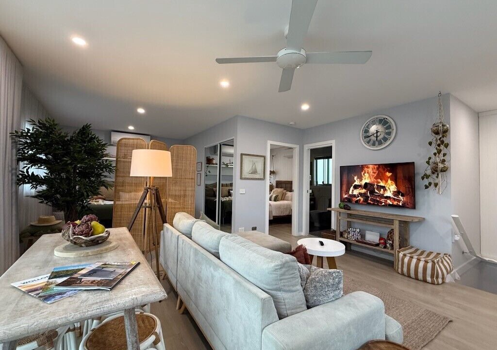 Photo of Livingroom in Shell Cove