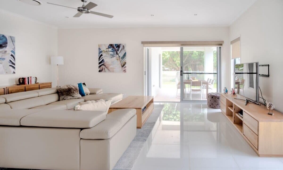 Photo of Bedroom in Golden Beach