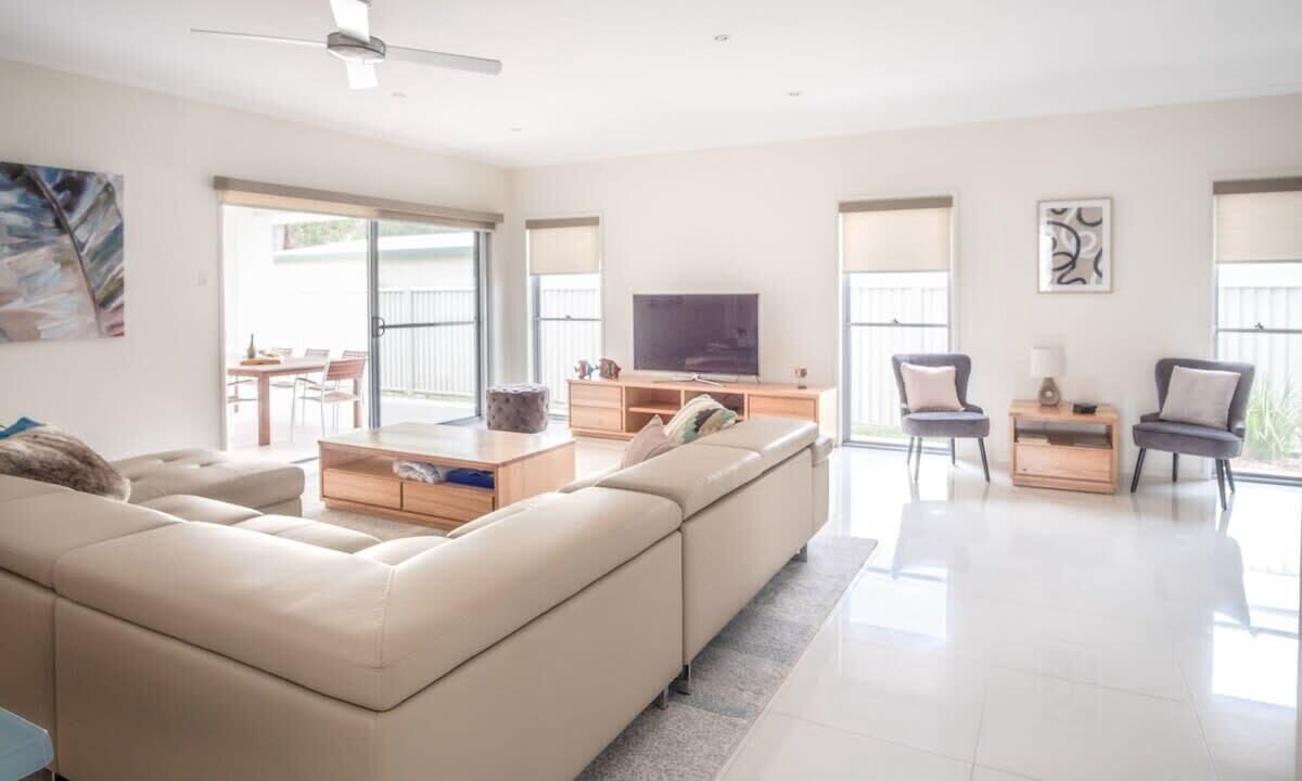Photo of Bedroom in Golden Beach