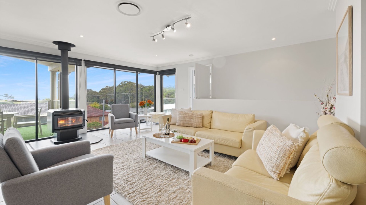 Photo of Livingroom in Salamander Bay