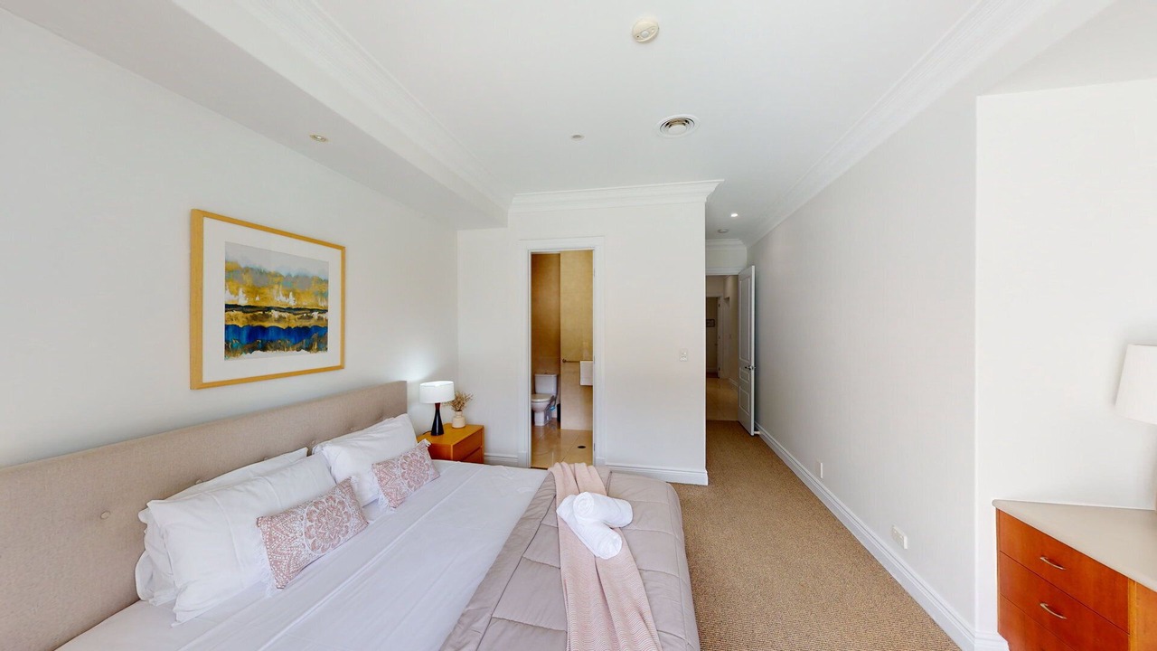 Photo of Bedroom in Broadbeach Waters