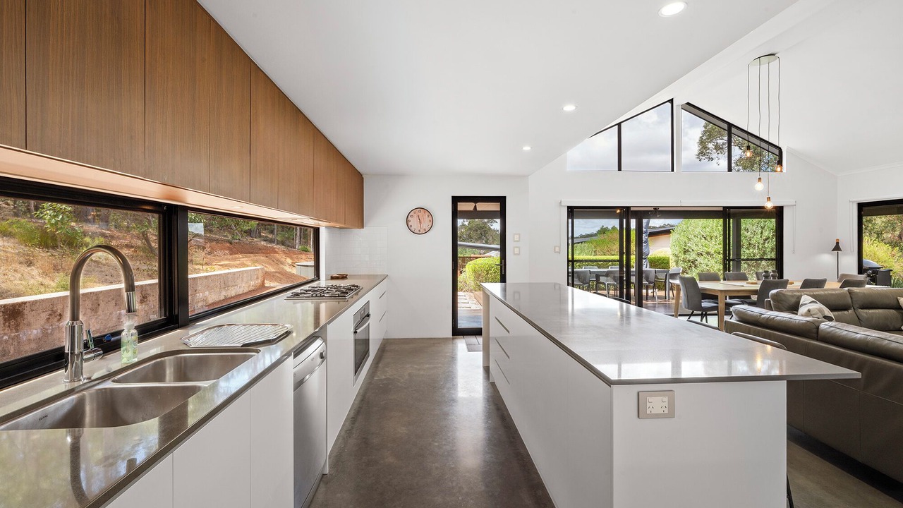 Photo of Kitchen in Yallingup Siding