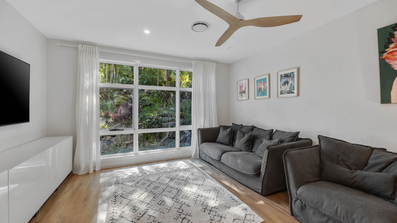 Photo of Livingroom in Marcus Beach