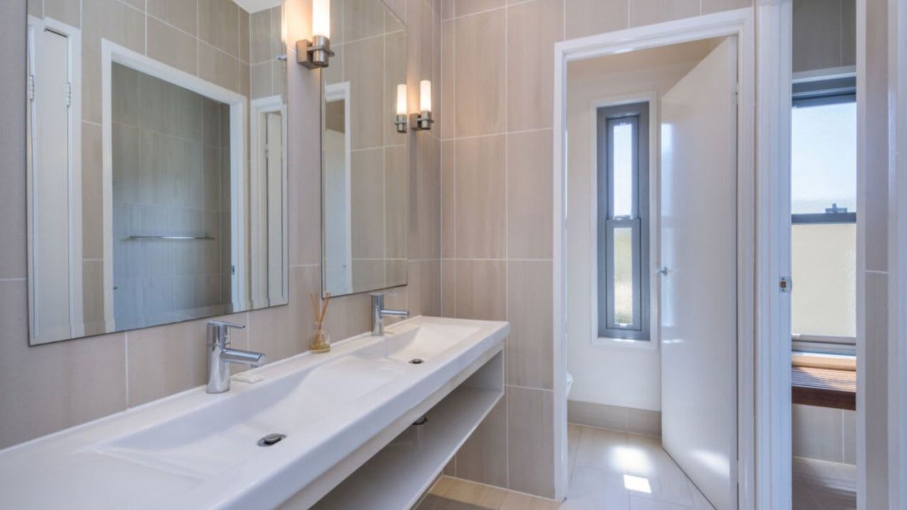 Photo of Bathroom in Moffat Beach