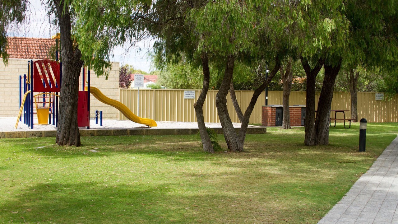 Photo of Others in Broadwater