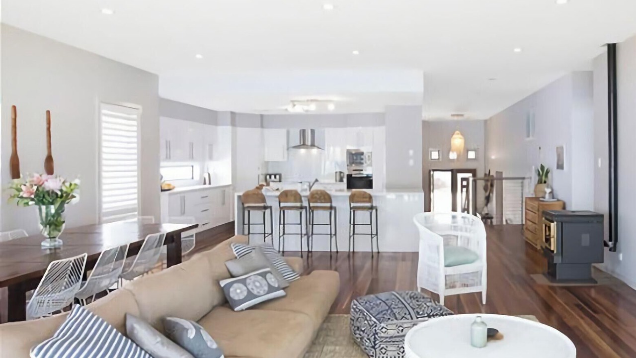 Photo of Livingroom in Summerland Point