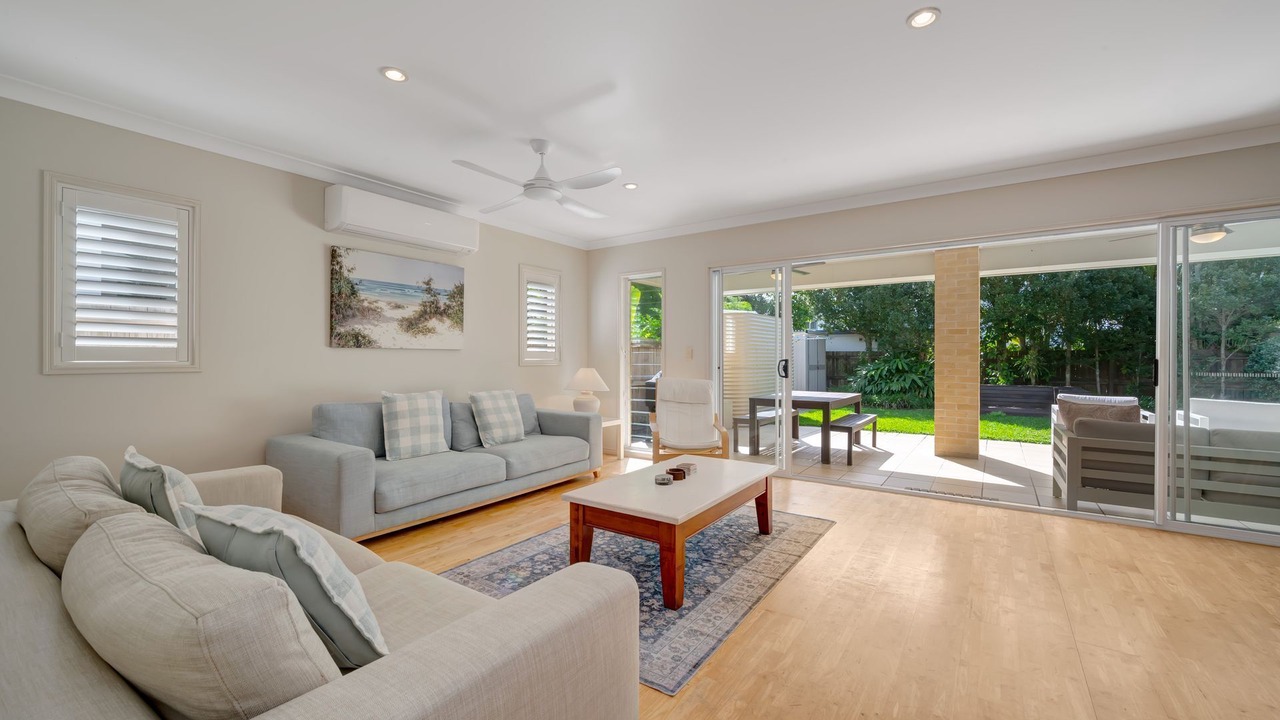 Photo of Livingroom in Moffat Beach