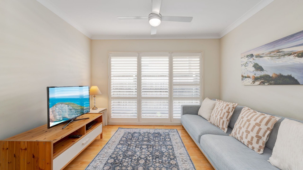 Photo of Livingroom in Moffat Beach