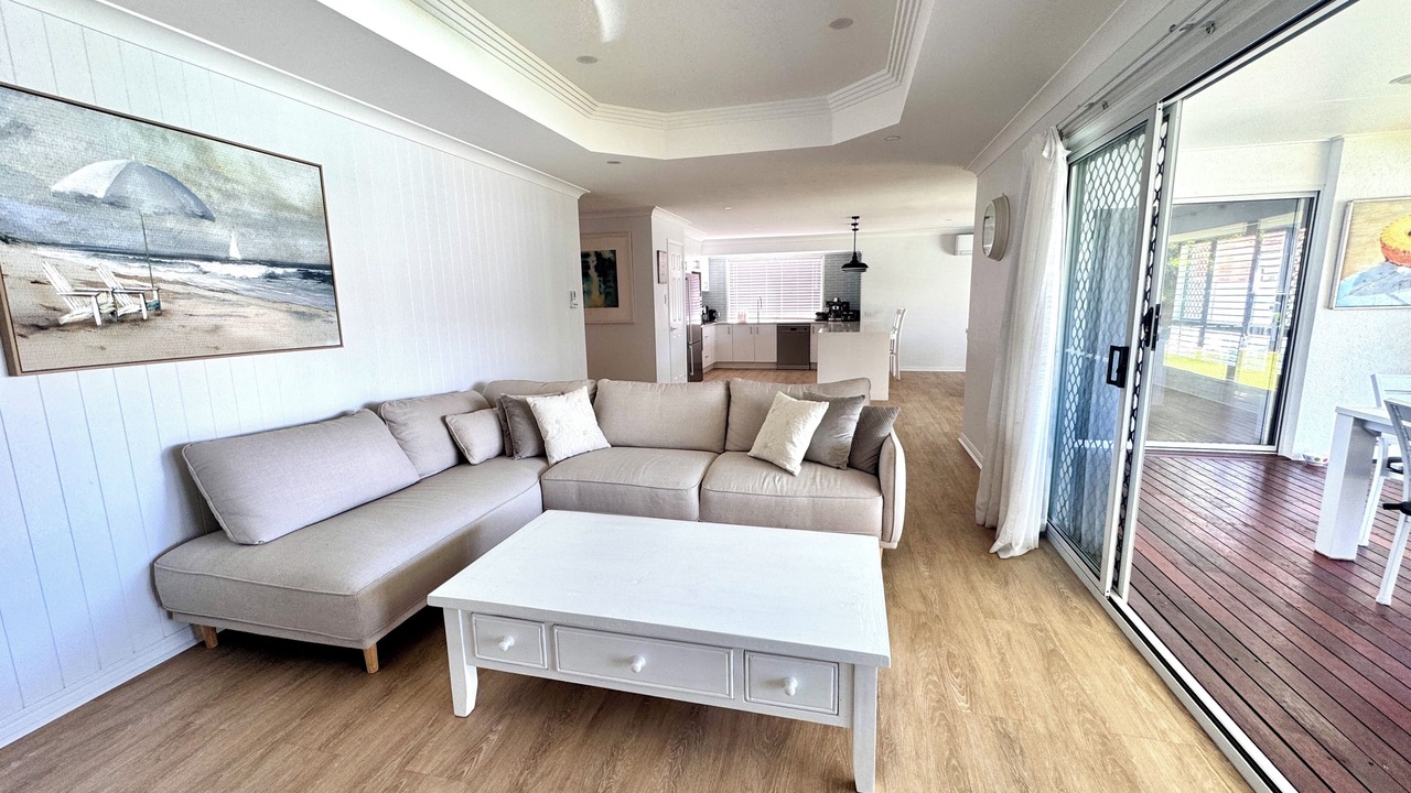 Photo of Livingroom in Pelican Waters
