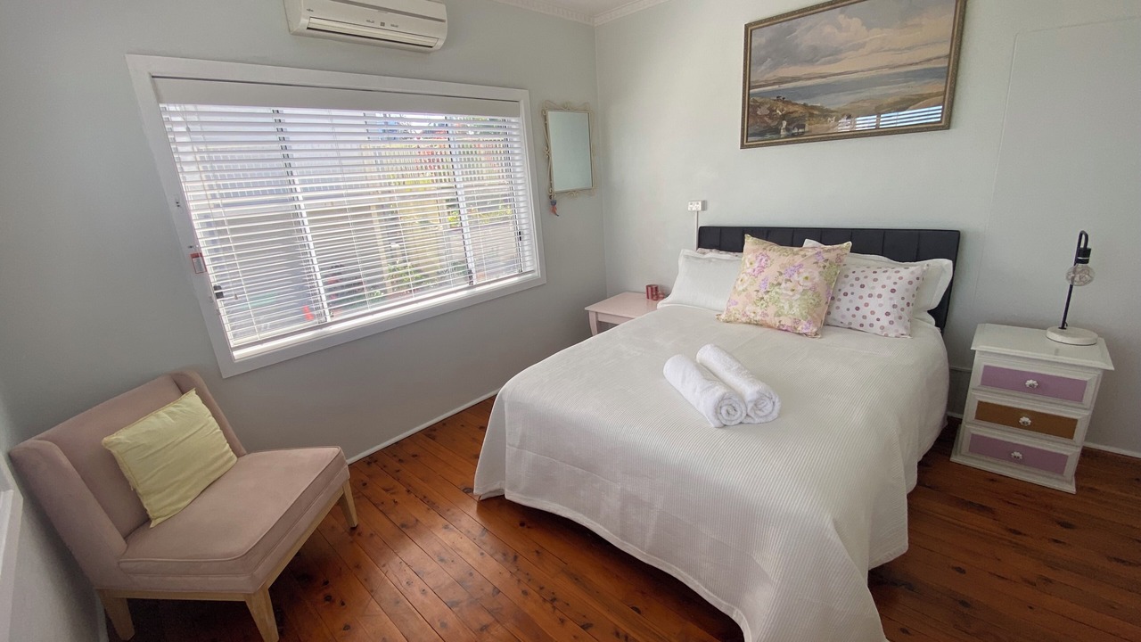 Photo of Bedroom in Lake Heights