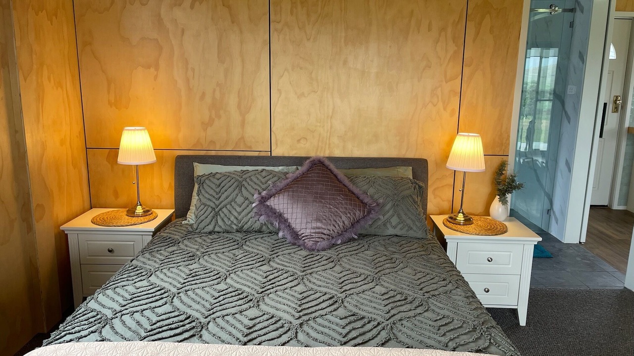Photo of Bedroom in Parkesbourne