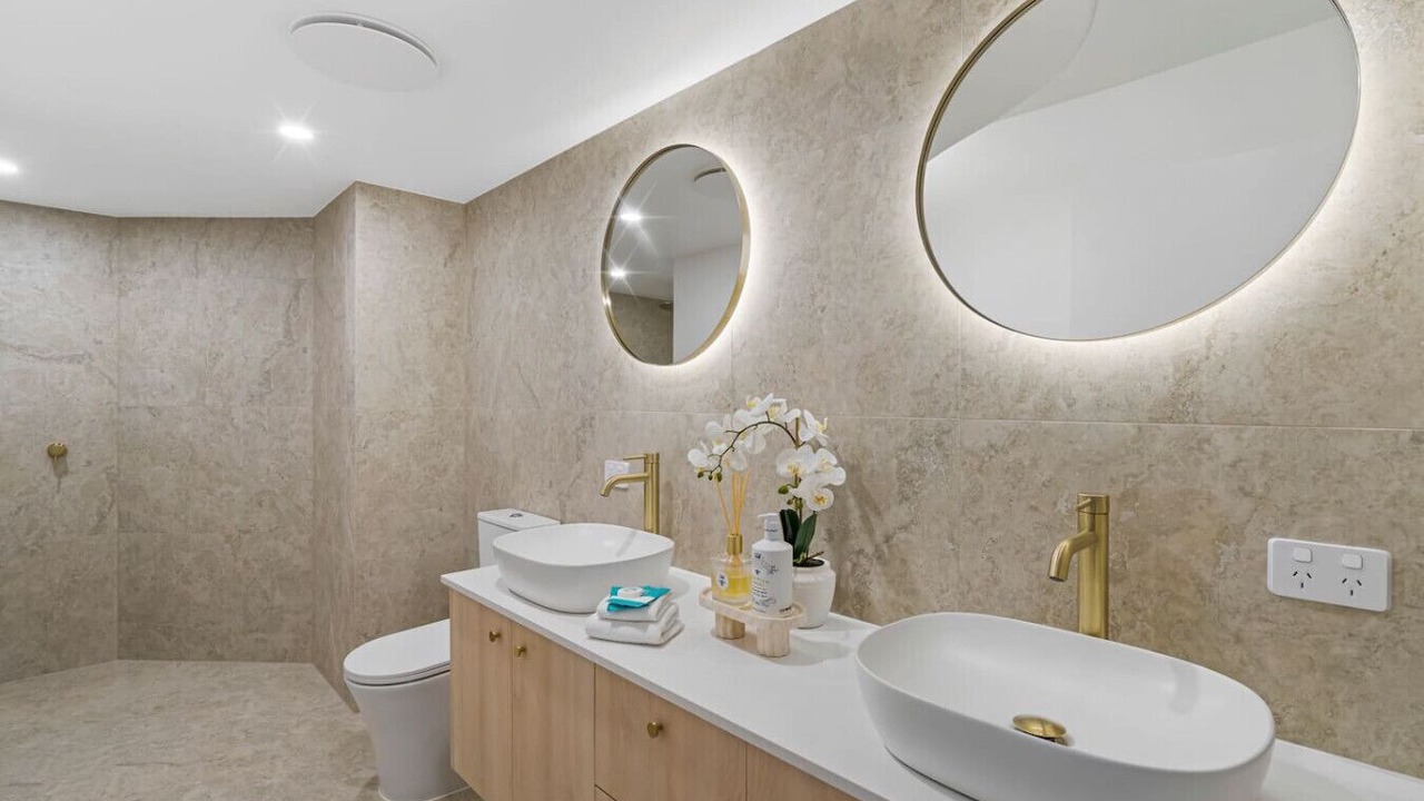 Photo of Bathroom in Main Beach