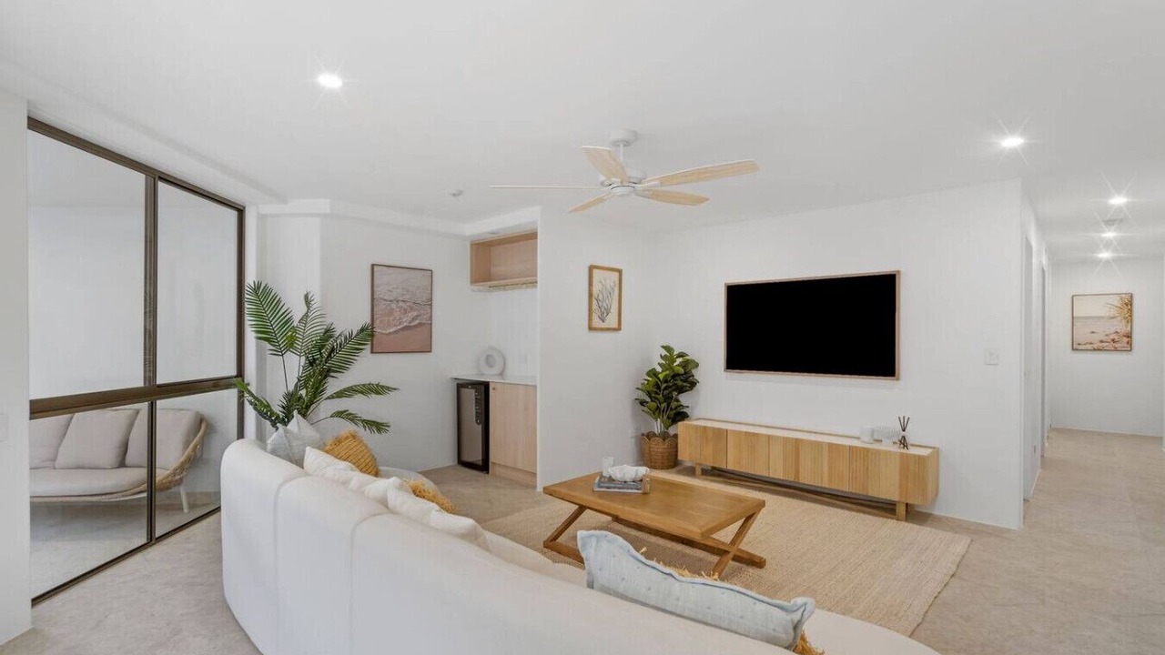 Photo of Livingroom in Main Beach