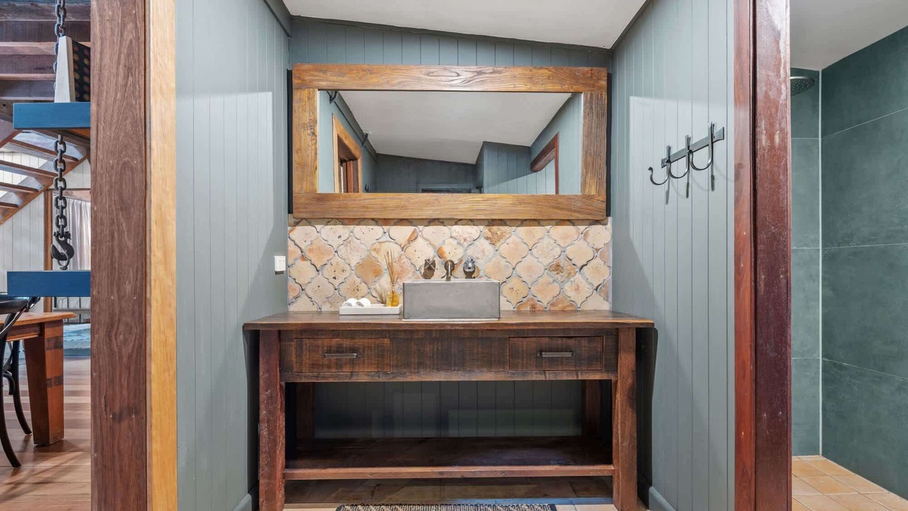Photo of Bathroom in Springbrook