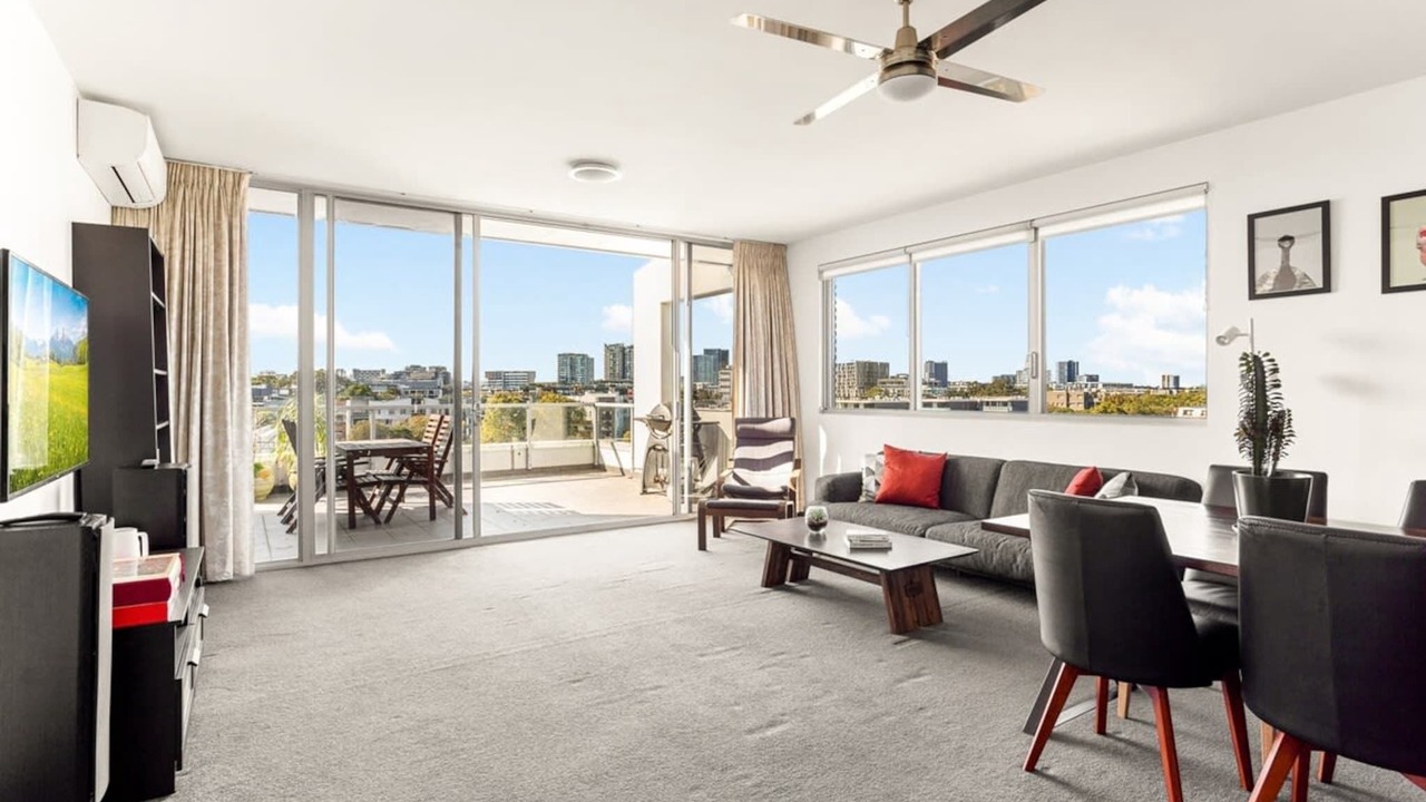 Photo of Livingroom in Alexandria