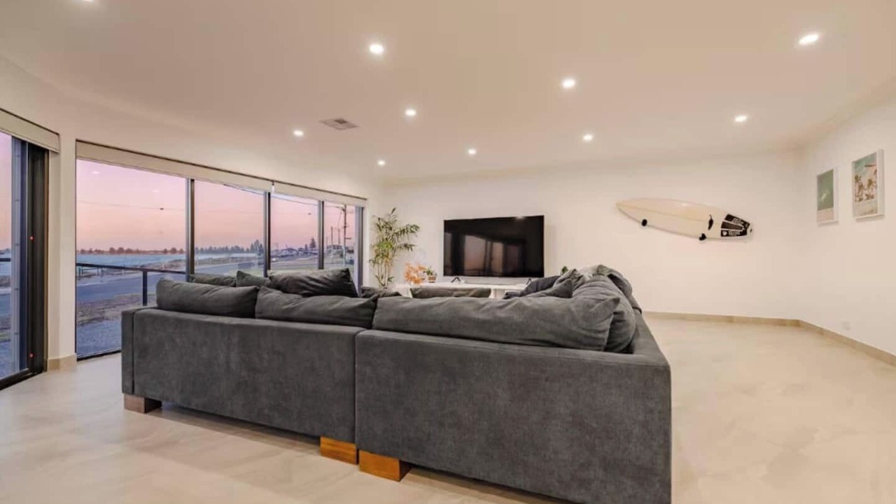 Photo of Livingroom in Waikiki