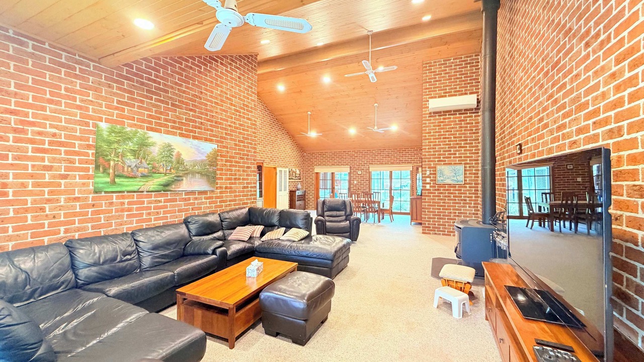 Photo of Livingroom in Worrigee