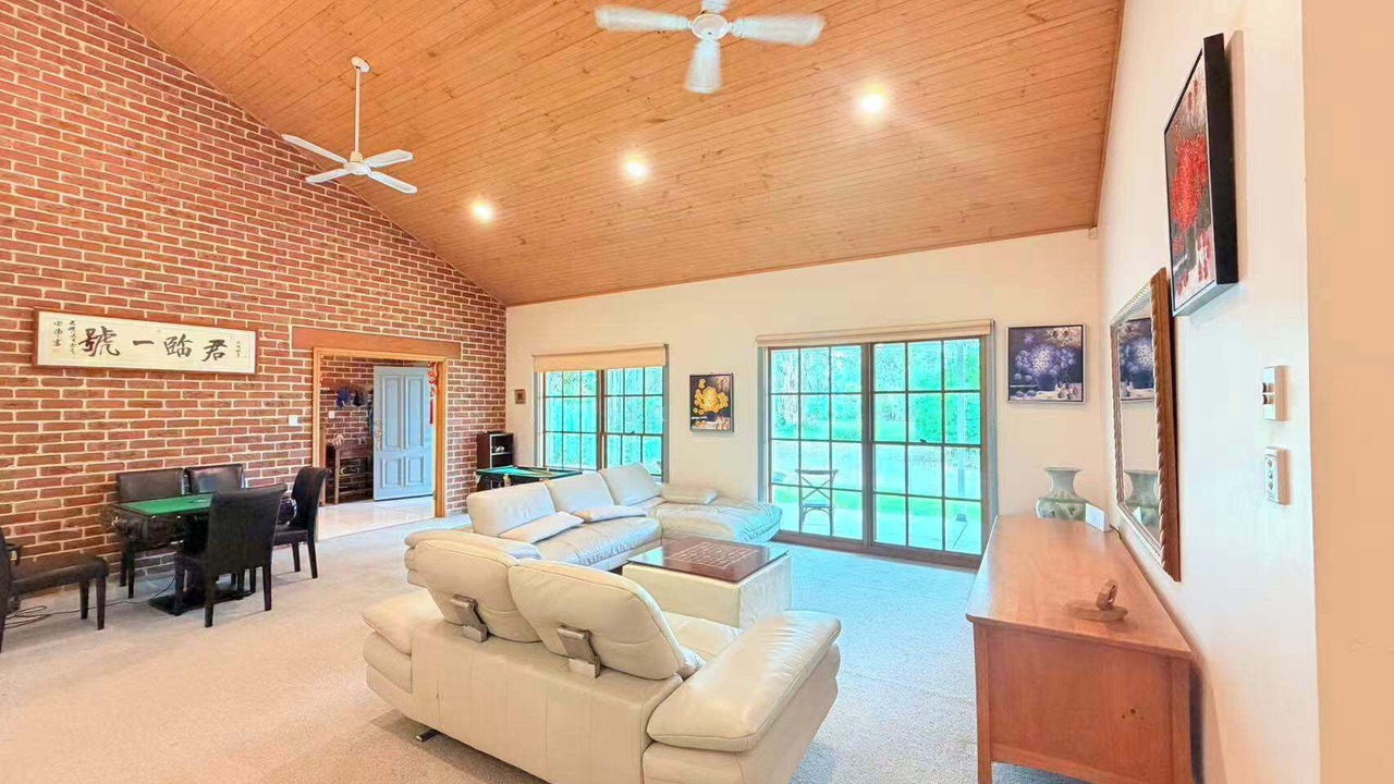 Photo of Livingroom in Worrigee