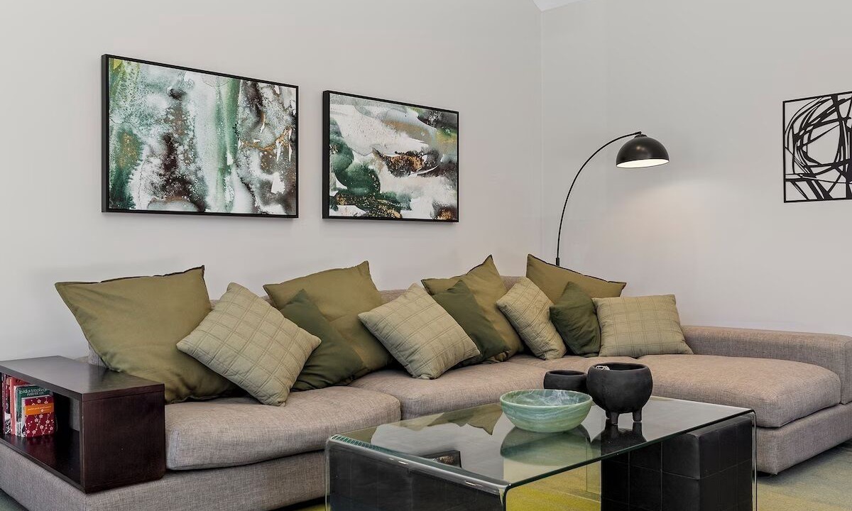 Photo of Livingroom in Bell