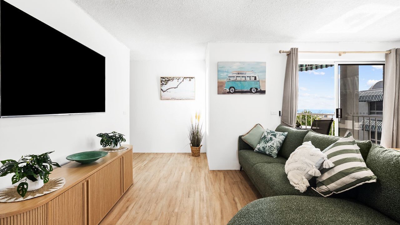 Photo of Livingroom in Moffat Beach