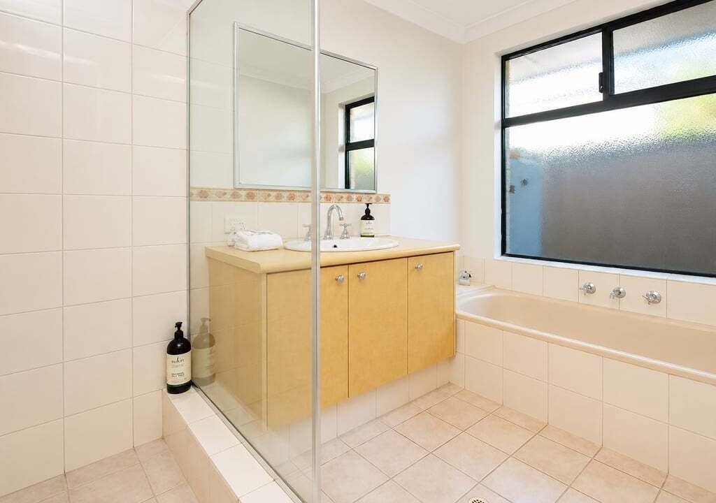Photo of Bathroom in Quindalup