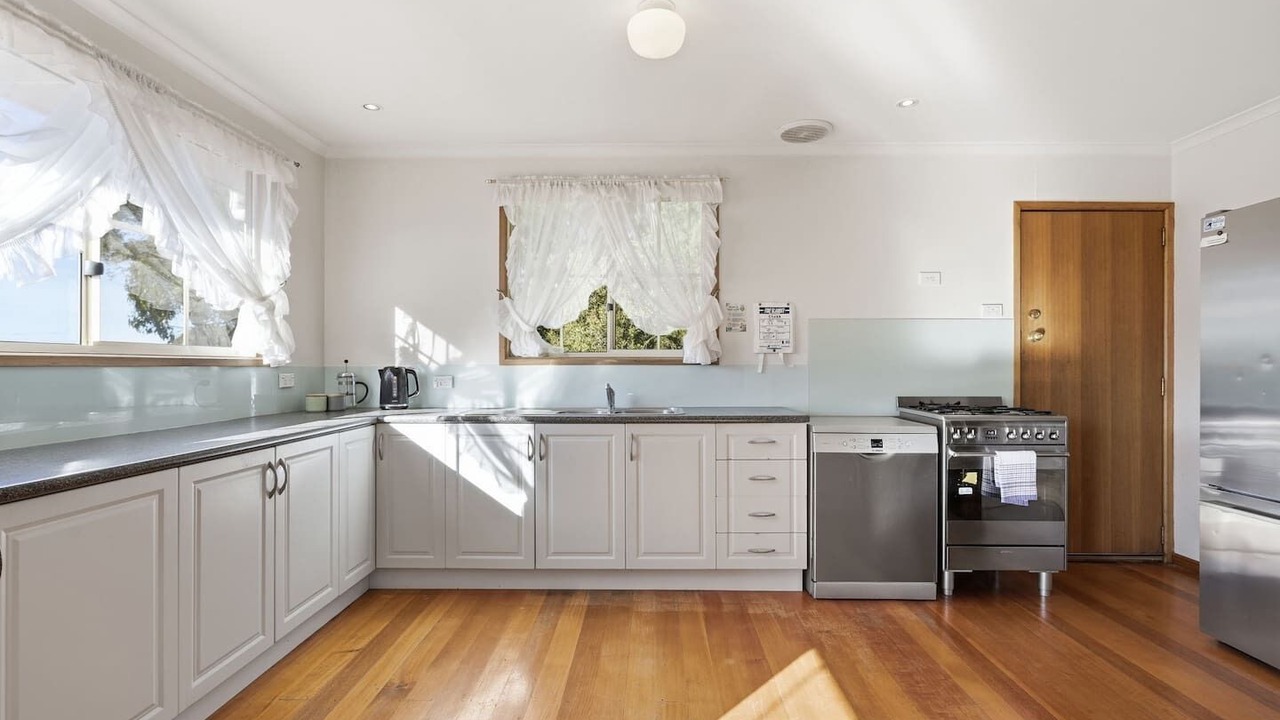 Photo of Kitchen in Eaglehawk Neck
