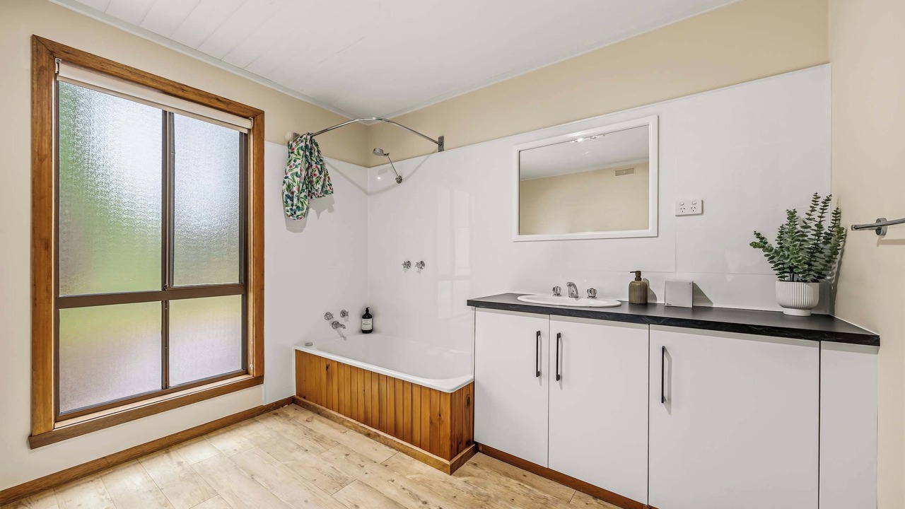 Photo of Bathroom in Halls Gap