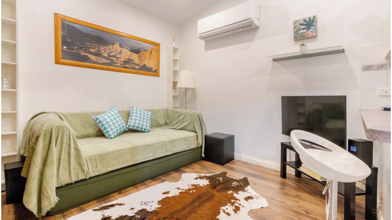 Photo of Livingroom in Windsor Gardens