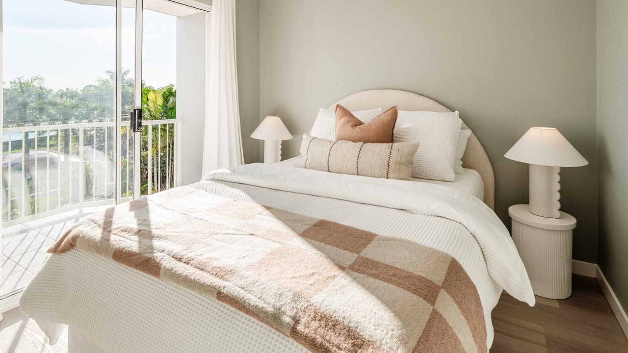 Photo of Bedroom in Golden Beach