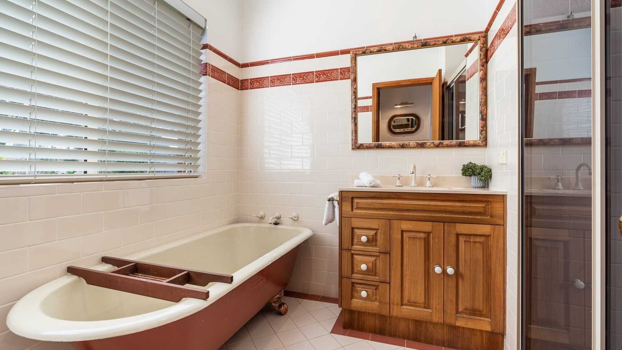 Photo of Bathroom in Laffing Waters