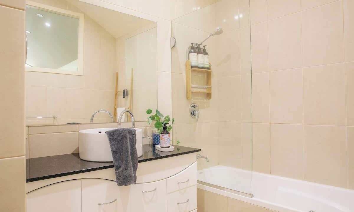 Photo of Bathroom in Halls Gap
