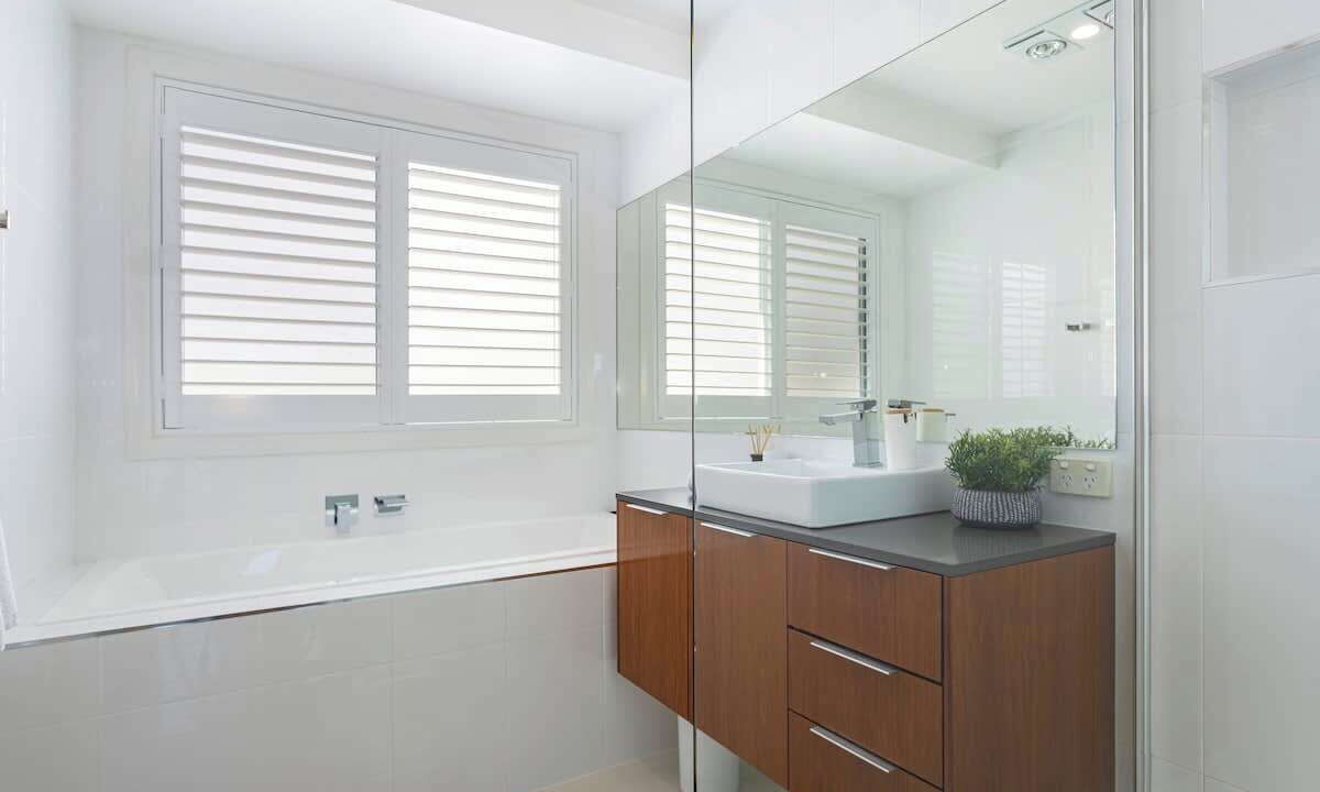 Photo of Bathroom in Golden Beach