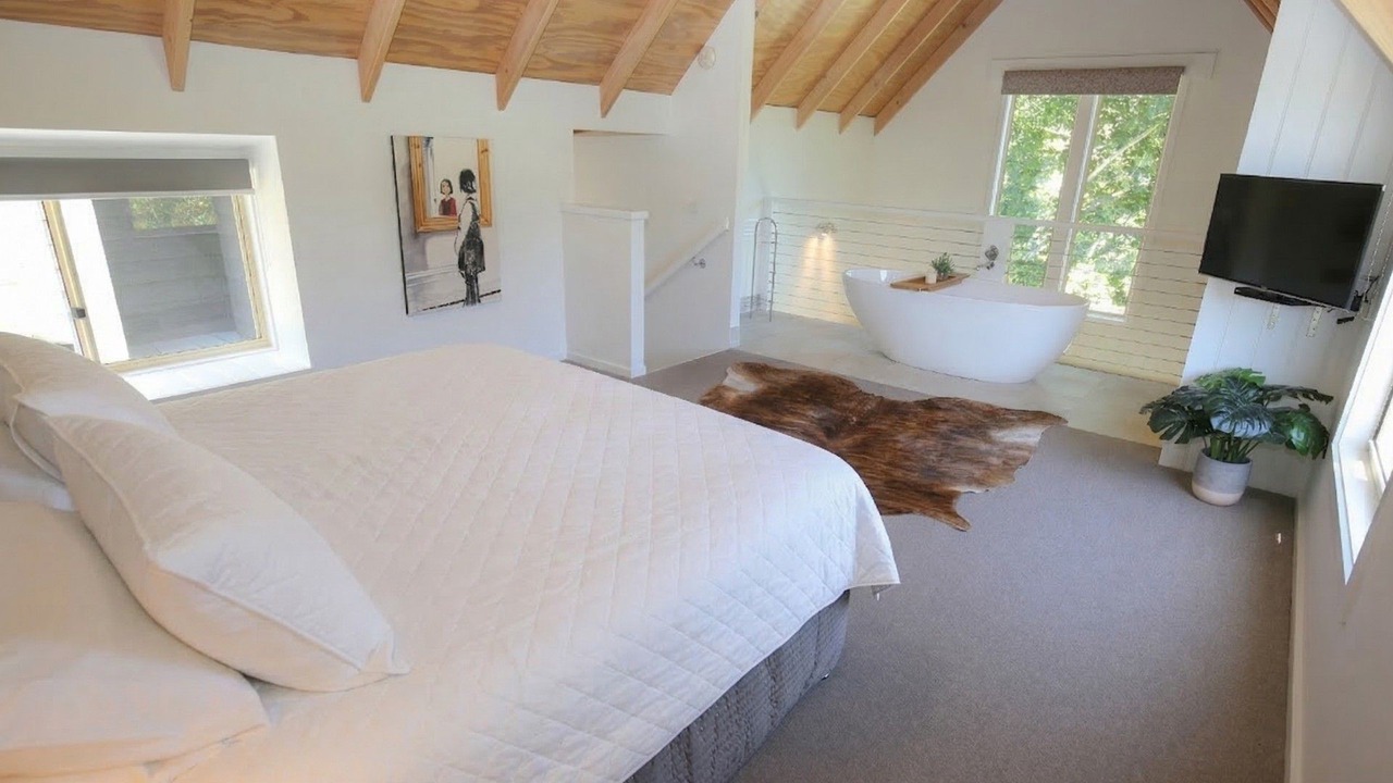 Photo of Bedroom in Wandiligong