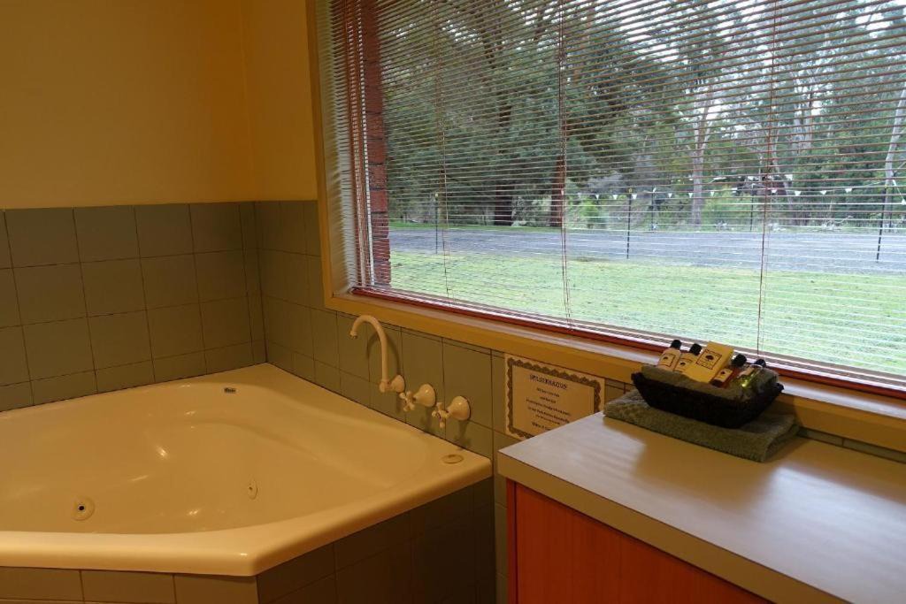 Photo of Bathroom in Halls Gap